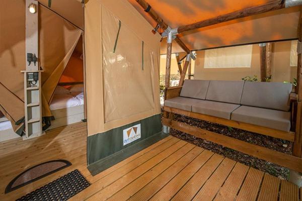 Camping Chateau De Galaure Chateauneuf-de-Galaure Habitación foto